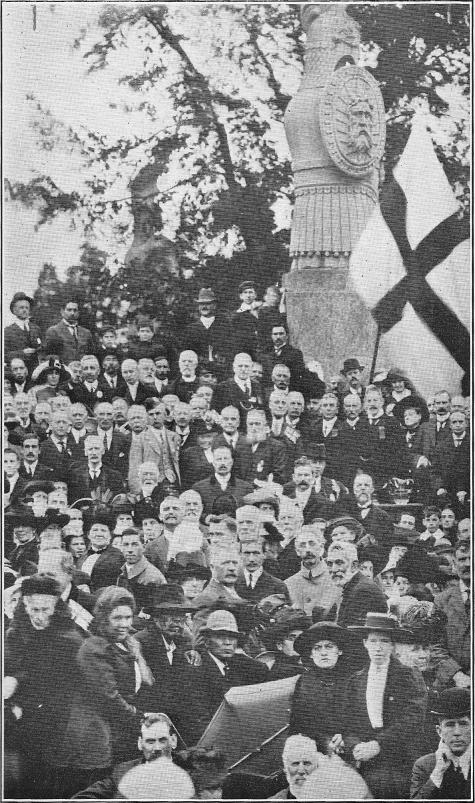 [Central section of a panoramic picture of the gathering at Queenston Heights.]