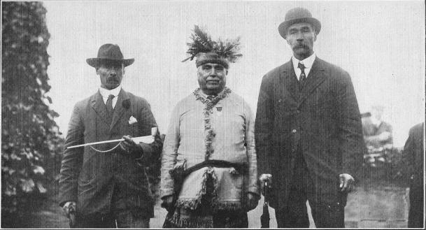 [Six Nations Indians at Queenston Heights, October 12, 1912]